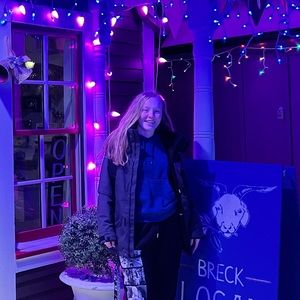 Meet your Posher, Ella